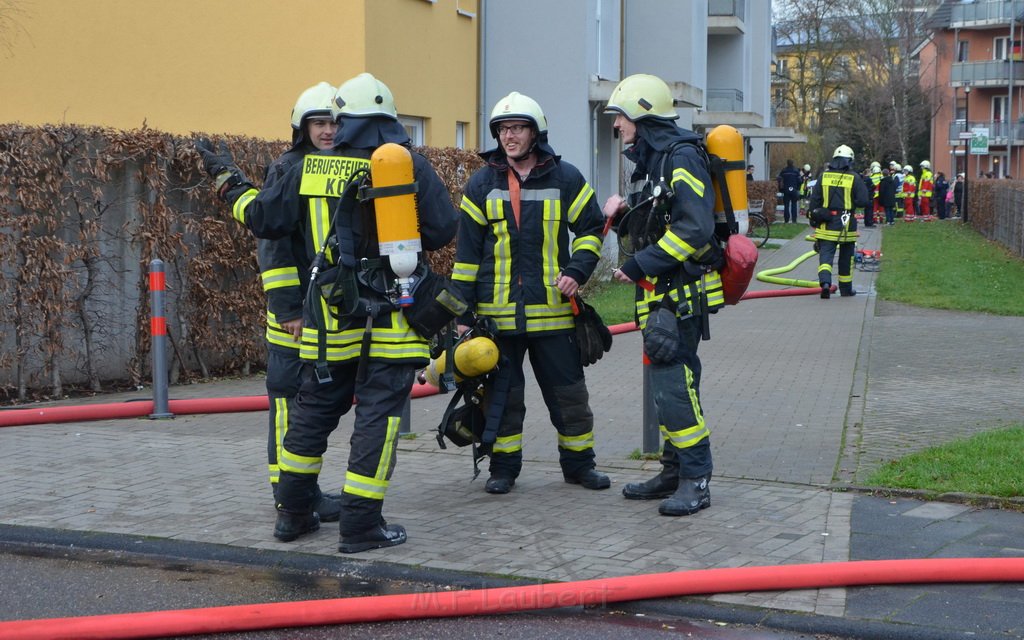 Feuer 2 Y Koeln Ostheim Ruppinerstr P106.JPG - Miklos Laubert